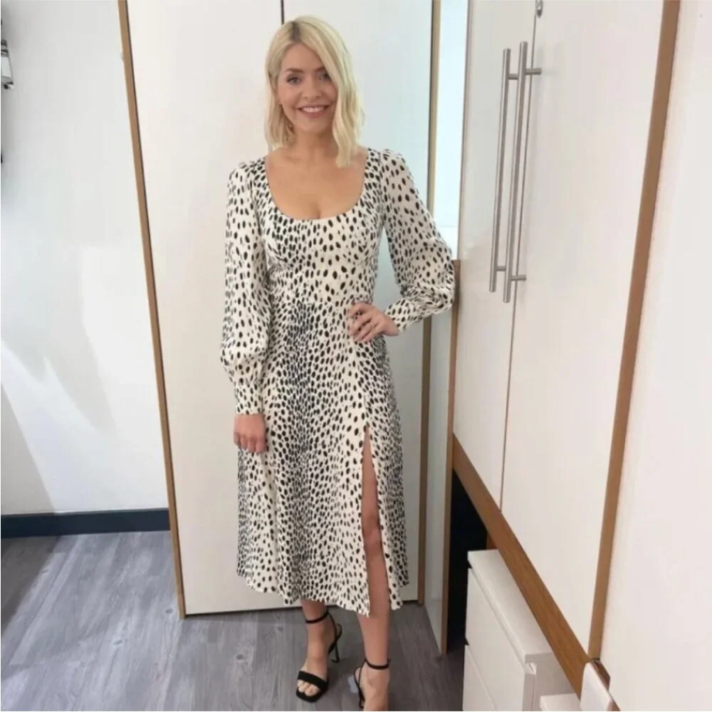 NWOT Reformation Alessi Midi Dress in
Cheetah Print Black White Long Sleeve 0 - Picture 4 of 14